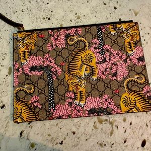 Gucci Bengal tiger clutch